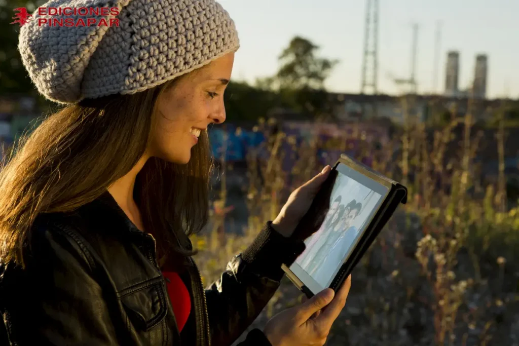 chica usando tablet